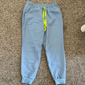 Figs Mens Tansen Jogger
Size S/S
Color Heather Indigo